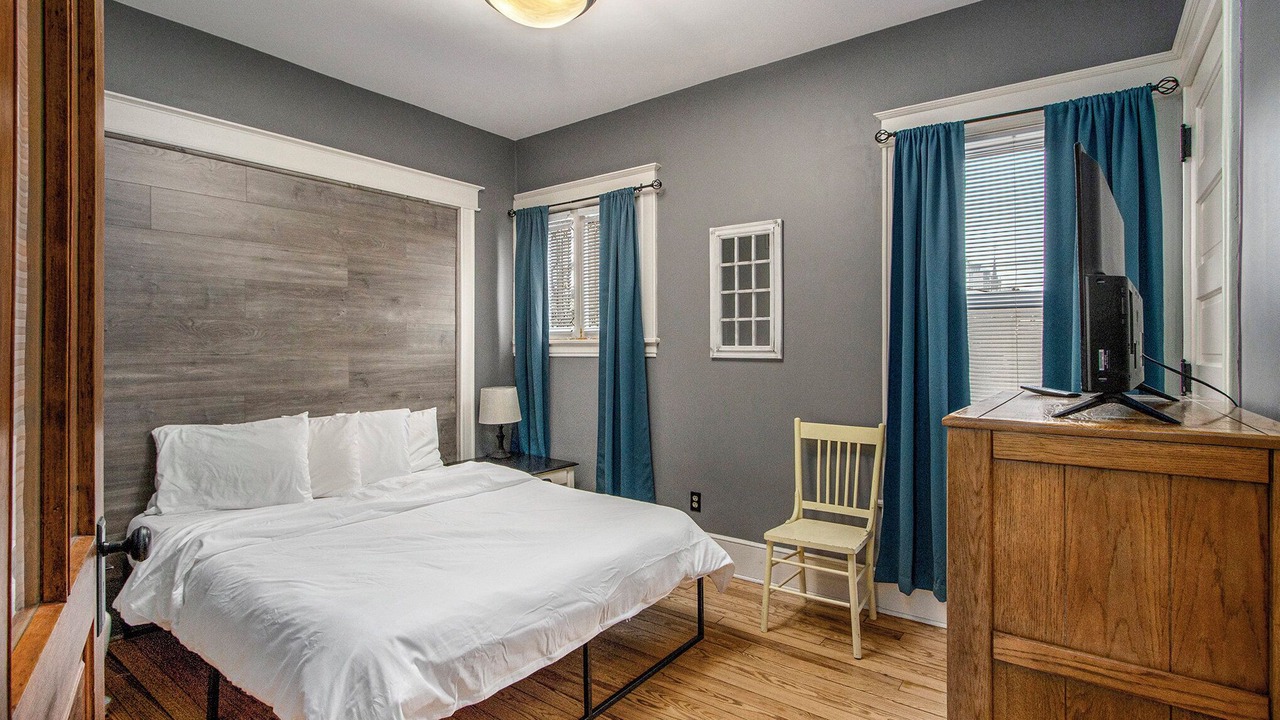 Photo of Bedroom in Central Business District