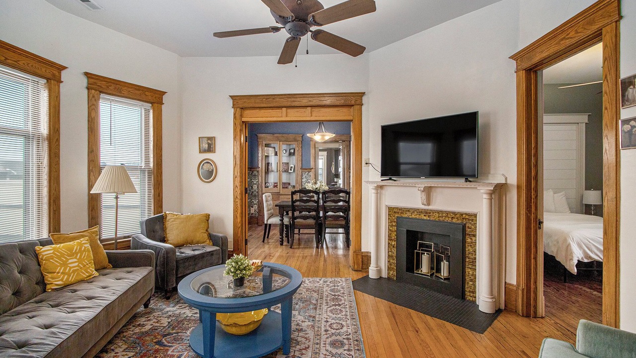 Photo of Livingroom in Central Business District