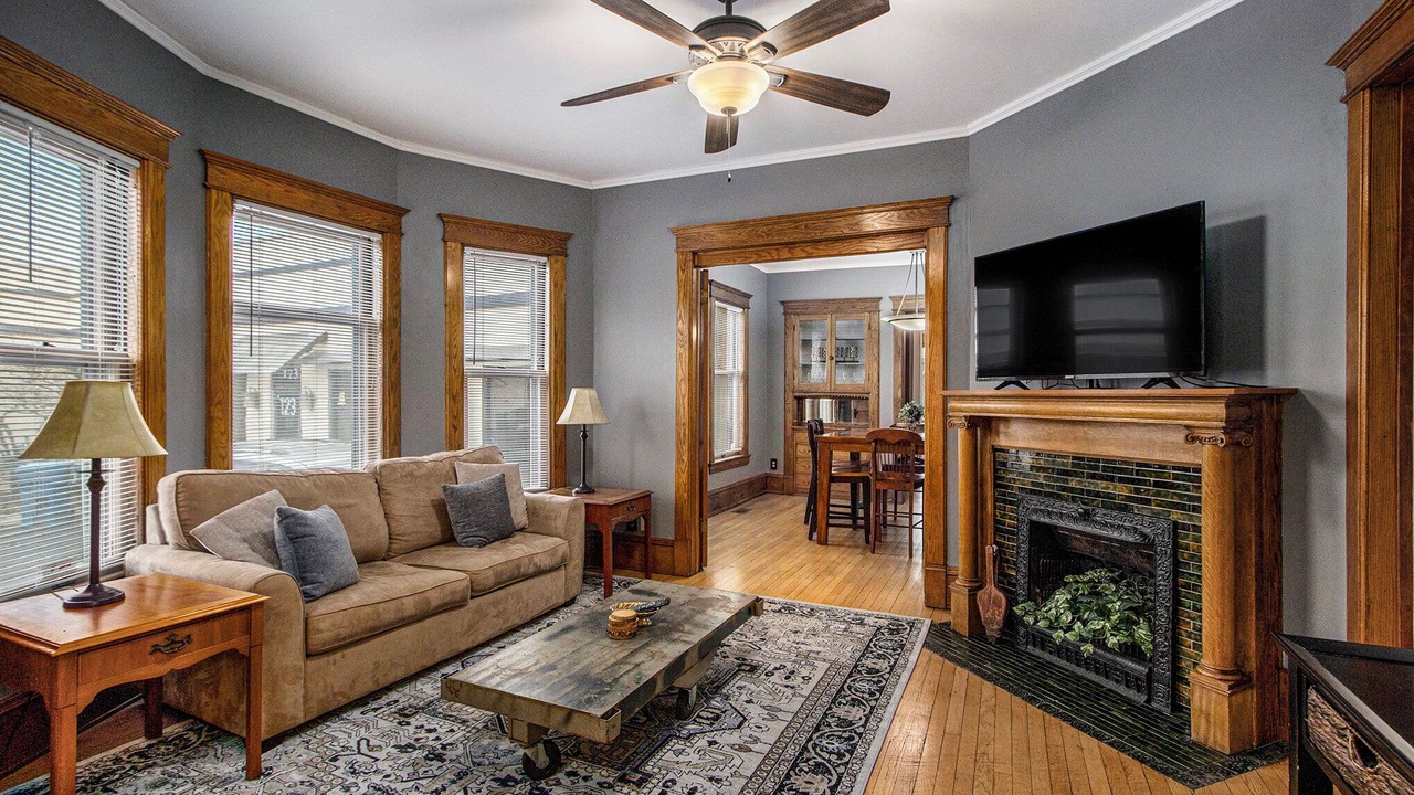 Photo of Livingroom in Central Business District