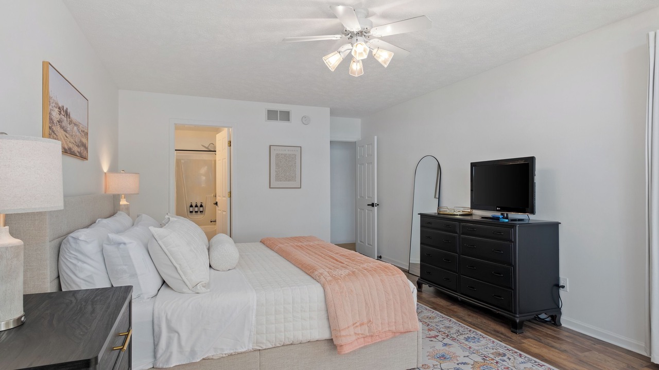 Photo of Bedroom in Canadian Lakes