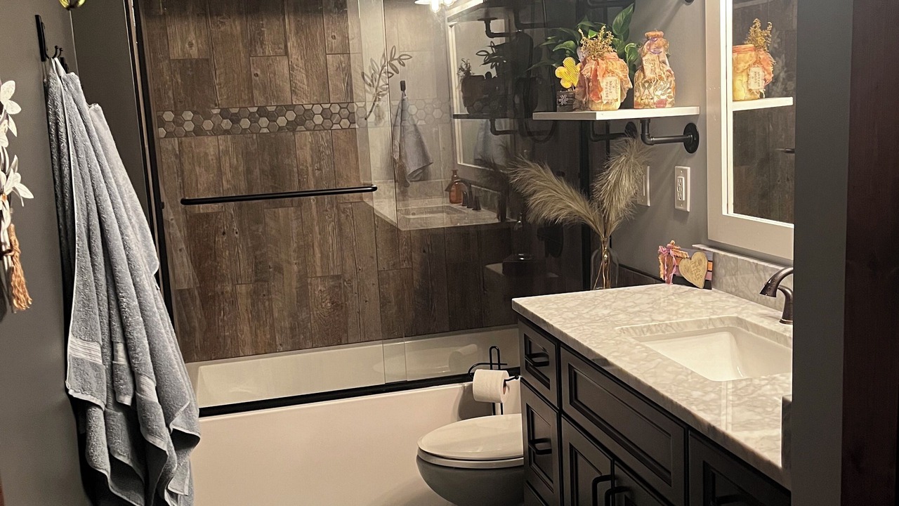 Photo of Bathroom in Gnaw Bone
