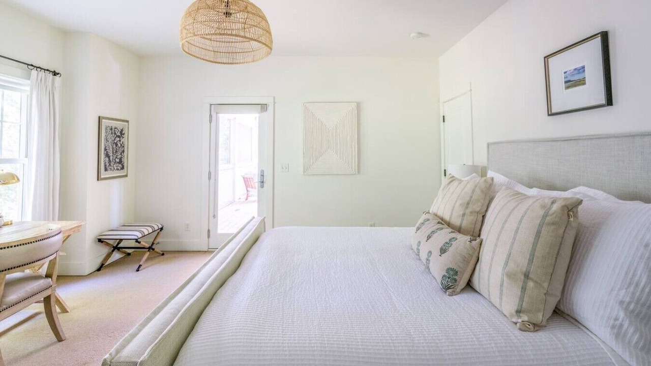 Photo of Bedroom in Lakeside