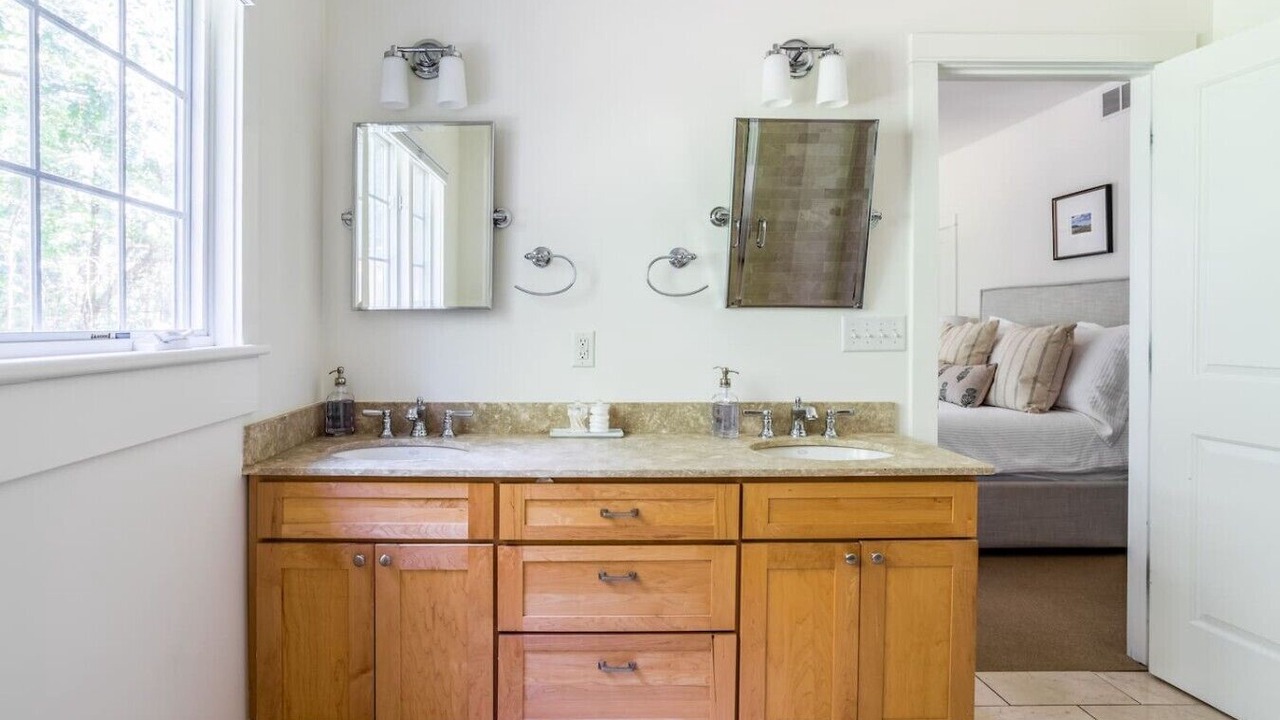 Photo of Bathroom in Lakeside