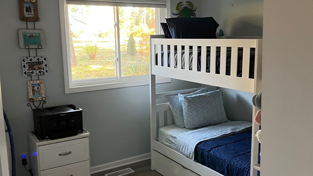 Photo of Bedroom in Town of Pines