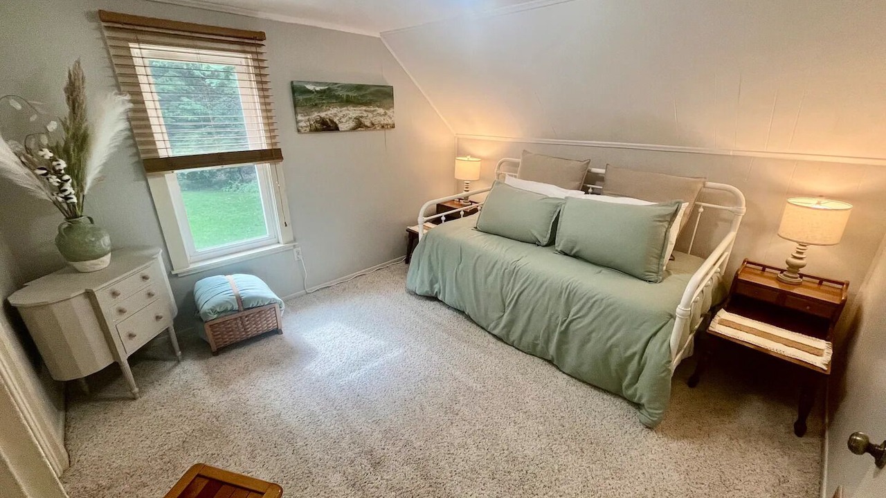Photo of Bedroom in Montague