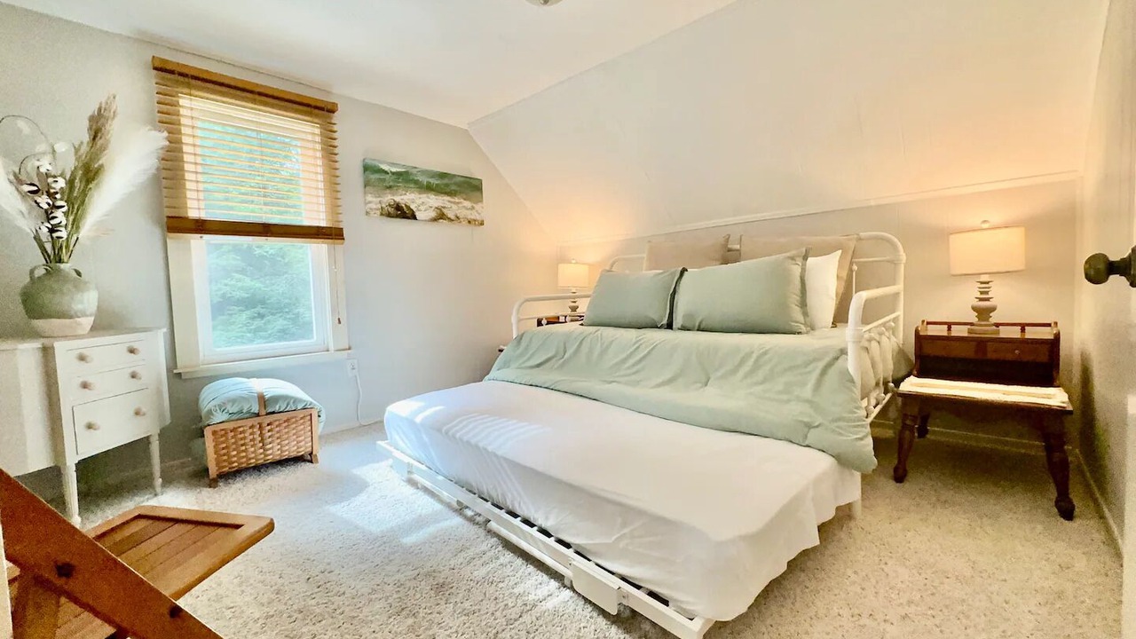 Photo of Bedroom in Montague