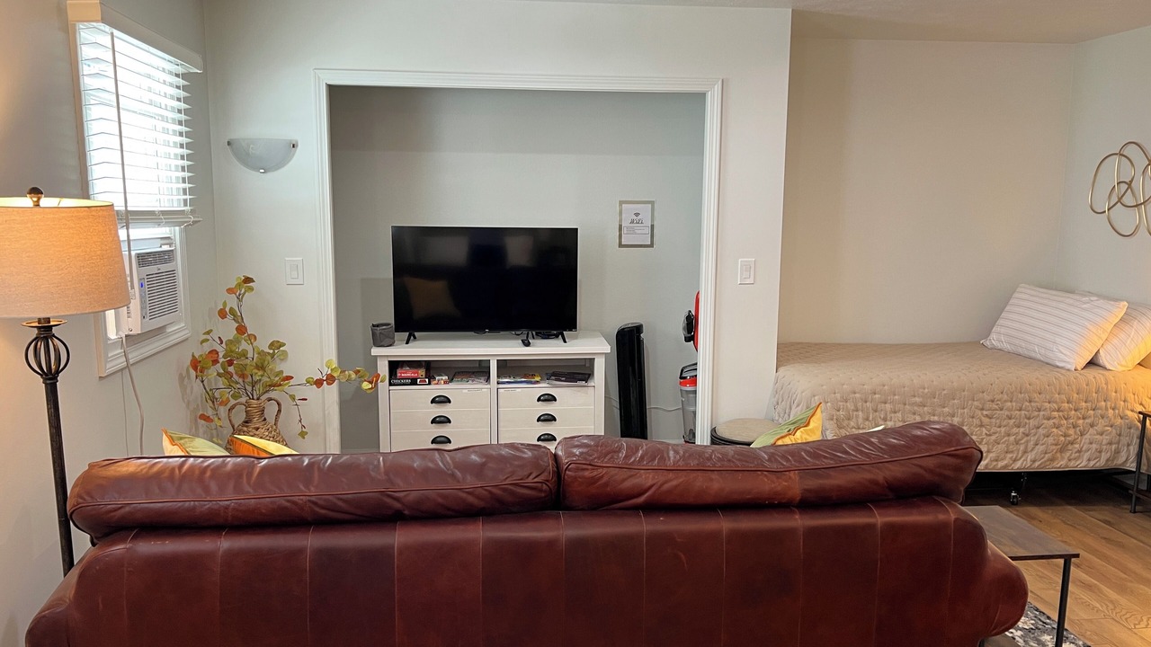 Photo of Livingroom in Norton Shores
