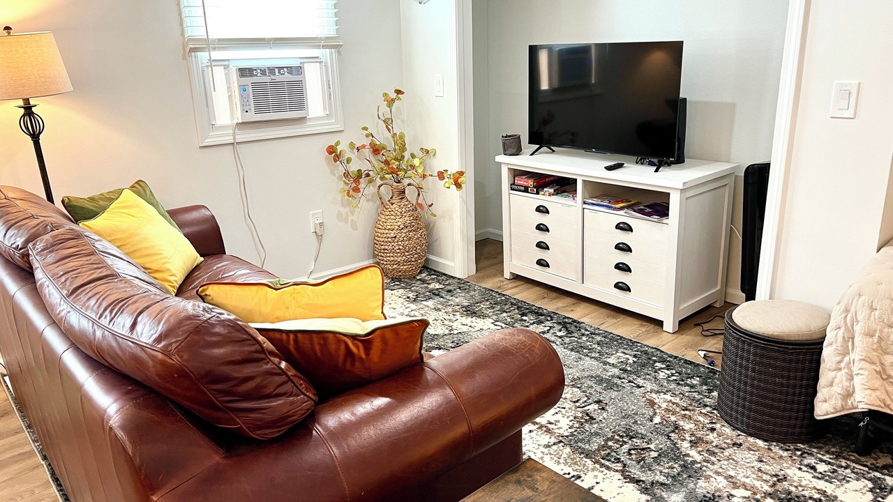Photo of Livingroom in Norton Shores