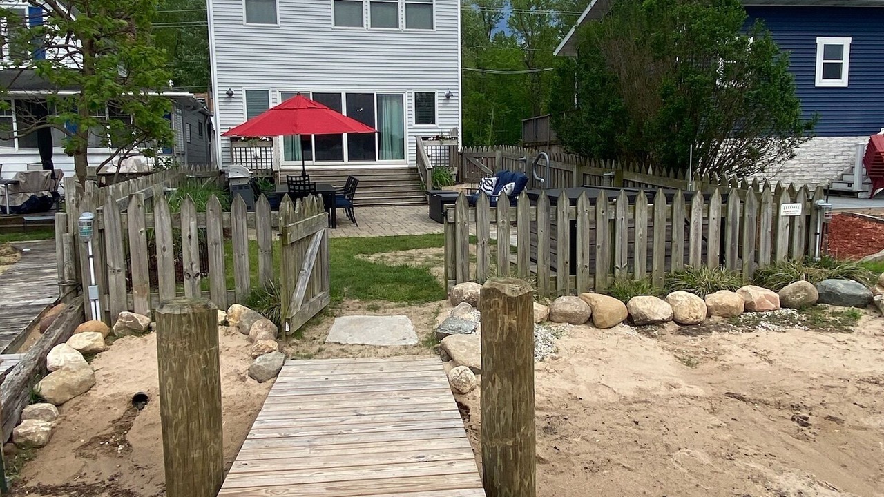 Photo of Patio Balcony in Paw Paw Lake
