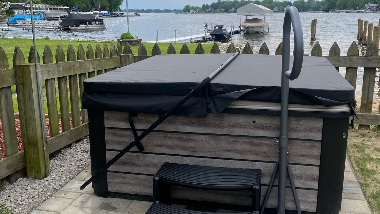 Photo of Patio Balcony in Paw Paw Lake