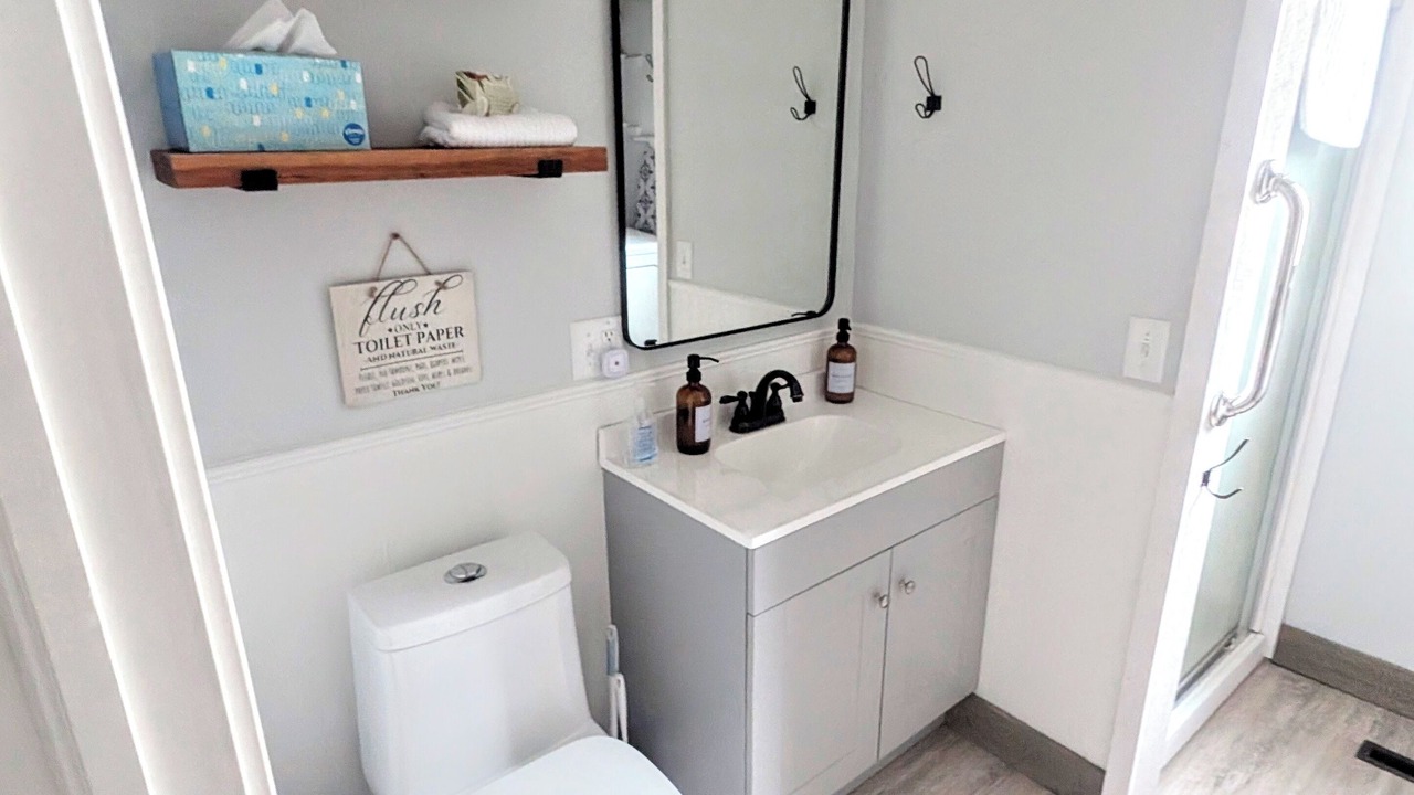 Photo of Bathroom in Simonton Lake