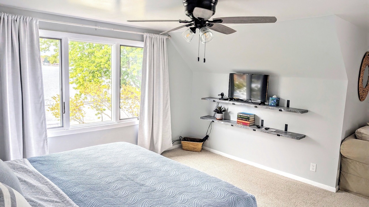 Photo of Bedroom in Simonton Lake