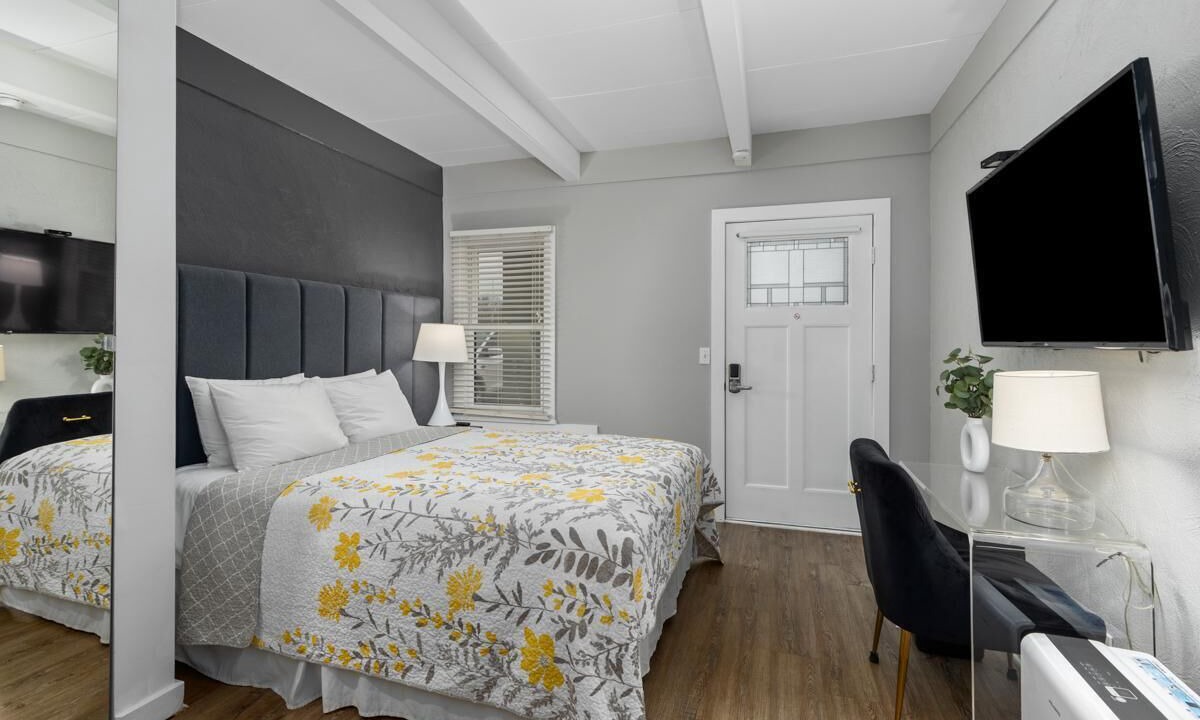 Photo of Bedroom in Douglas