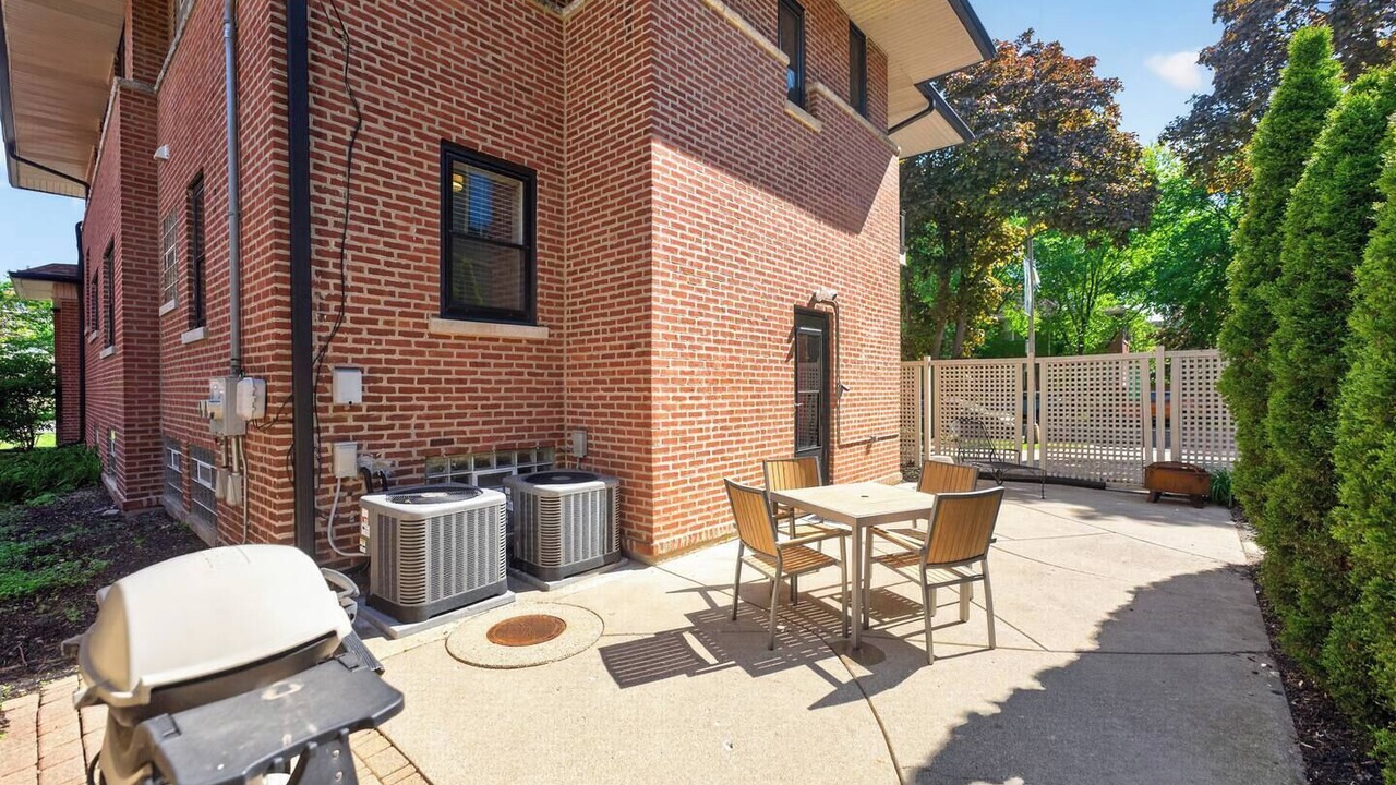 Photo of Outdoor in Rogers Park