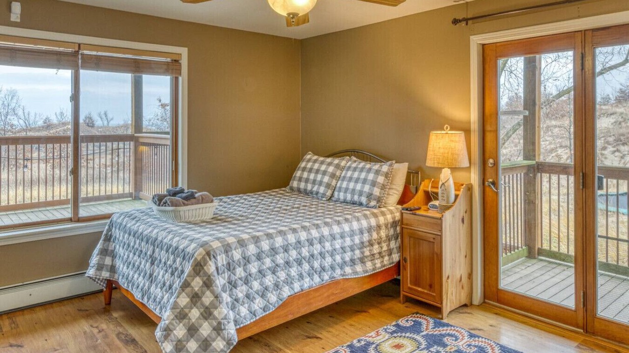 Photo of Bedroom in Miller Beach