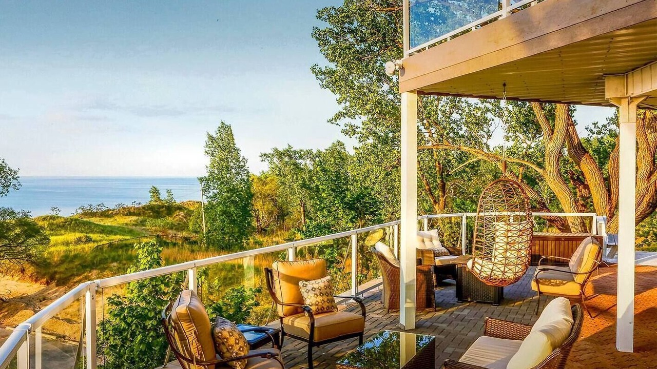 Photo of Patio Balcony in Miller Beach