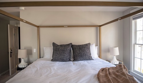 Room 8