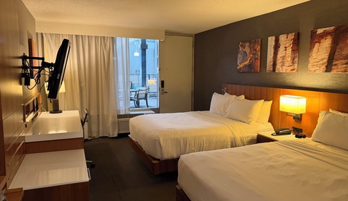 Standard Room, 2 Queen Beds, Non Smoking, Poolside