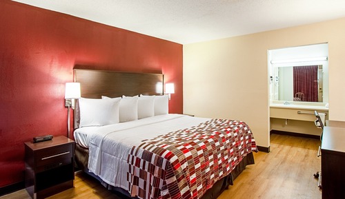 Deluxe Room, 1 Queen Bed, Accessible, Non Smoking (Roll-In Shower)