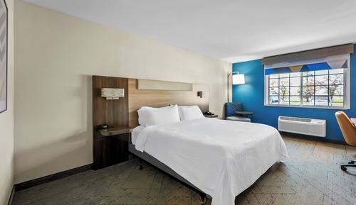 Standard Room, 1 King Bed