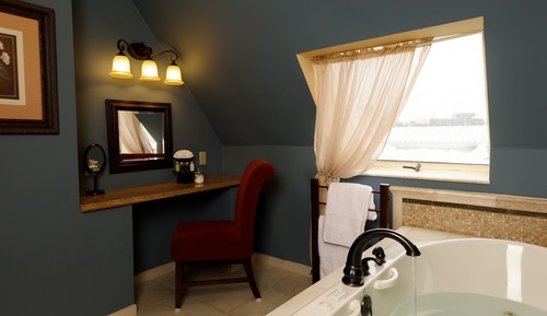 Premium Room, 1 King Bed, Jetted Tub, City View (7)