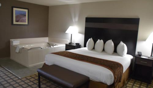 King Room with Spa Bath and Courtyard Access - Exterior Entrance/Non-Smoking