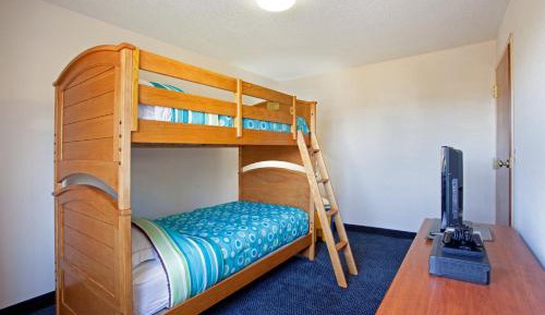 Suite with Two Queen Beds and Courtyard View