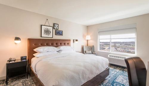 Traditional King Room - Hearing Accessible
