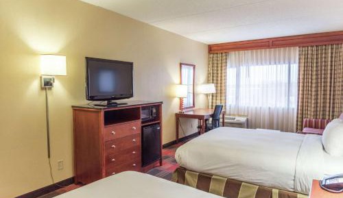 Queen Room with Two Queen Beds - Hearing Access
