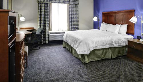 King Room with Sofa Bed and Study - Non-Smoking