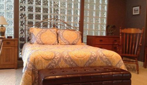 Deluxe King Suite