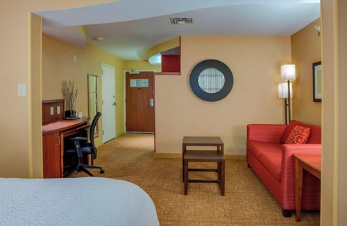 Noblesville Hotel | Courtyard Indianapolis Noblesville