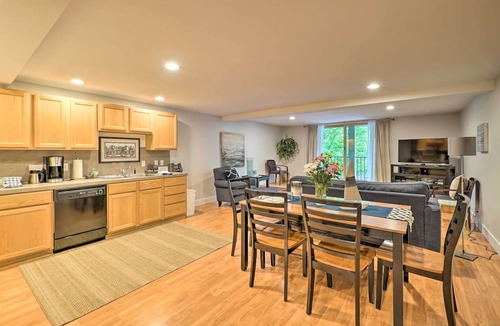 Grand Haven Apartment | Cute Grand Haven Apartment: Walk Downtown Streets!