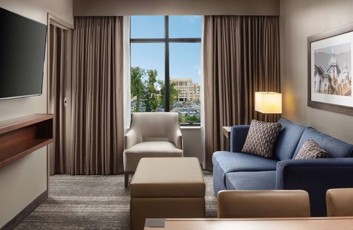 South Bend Hotel | Embassy Suites by Hilton South Bend at Notre Dame