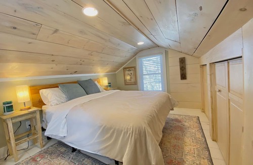 Spring Lake House | Cozy and Clean Designer Retreat Home in Spring Lake - Welcome to Esther House