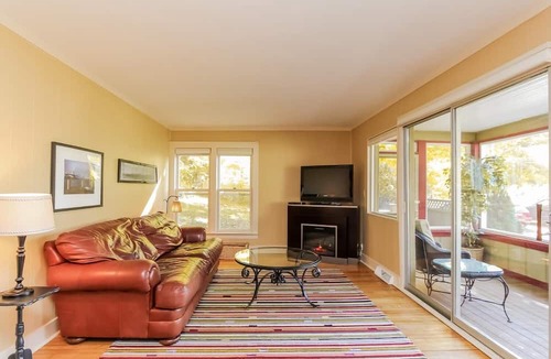Saugatuck Villa | The Swallow