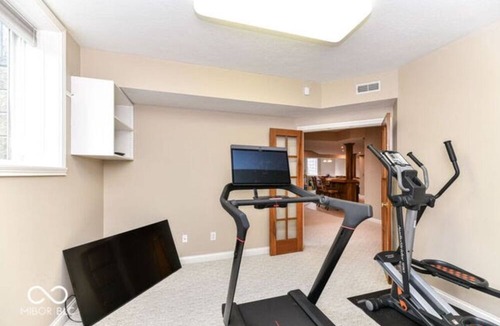 Carmel House | Large four bedroom house with pool and outdoor kitchen near Grand Park