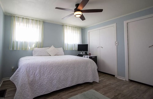 Kendall Cottage | Cozy lakeside cabin near Timber Ridge Ski Resort. Pet-Friendly!!