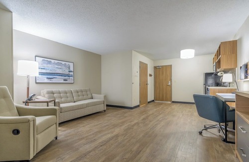 Southfield Hotel | Candlewood Suites Southfield - Detroit by IHG
