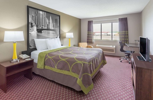 Eagle Creek Hotel | Super 8 by Wyndham Hebron Lowell Area