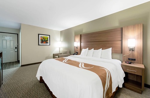 Mishawaka Hotel | Quality Inn Mishawaka - South Bend