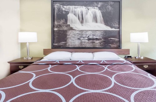 Logansport Hotel | Super 8 by Wyndham Logansport