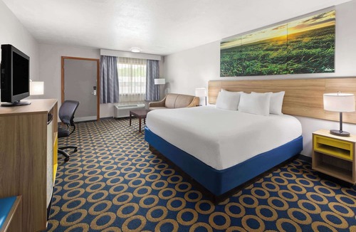 Wauseon Hotel | Days Inn by Wyndham Wauseon