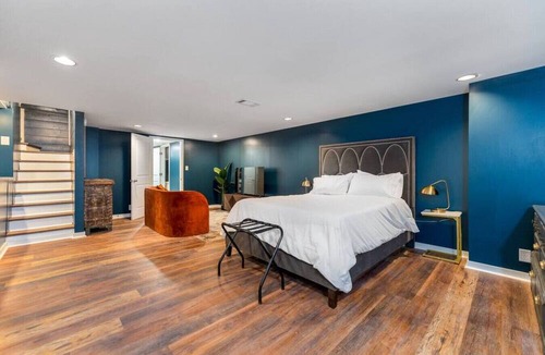 Meridian-Kessler Apartment | Cozy, Affordable, Luxurious | Central Location