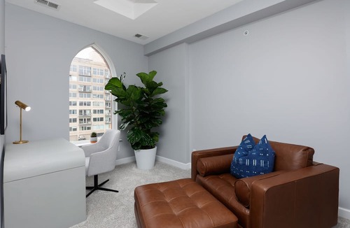 Midtown Condo | Lumber Baron’s Brush Park Penthouse - 3BR - 2 Kings/Queen/2.5Bath - 1-Car Garage