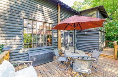 Saugatuck Cabin | This cabin is a 2 bedroom(s), 1.5 bathrooms, located in Saugatuck, MI.