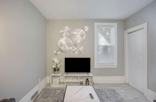 Grand Rapids Apartment | Gold 2- Stunning Retreat