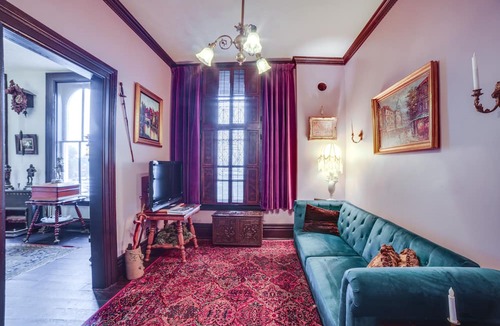 La Porte Apartment | Vintage Apartment in Historic Downtown La Porte