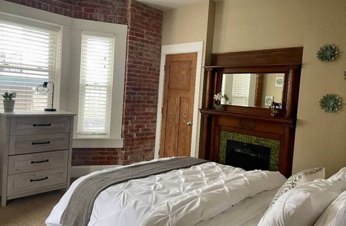 Vine Apartment | 131 Cedar 1 · Enchanting 2BR Haven | Downtown Kalamazoo Gem
