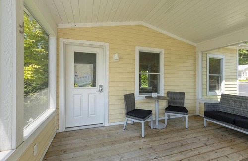 Saugatuck Cottage | One Bedroom Luxury Cottage at Downtown Saugatuck Resort